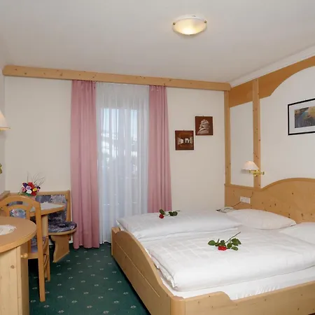 Serena Hotel